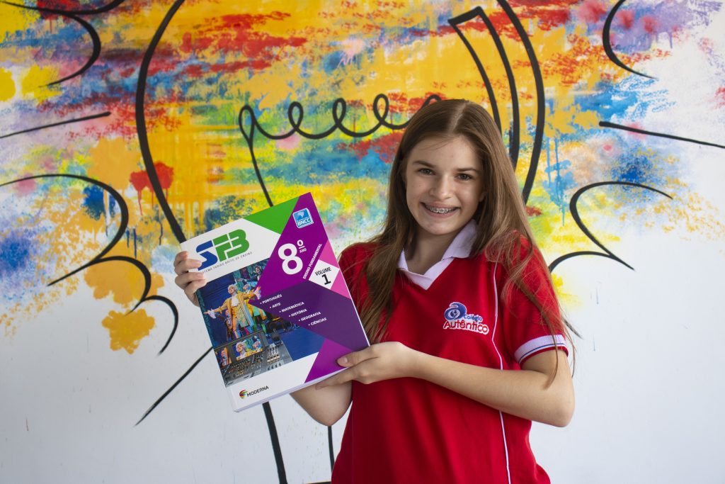 Entrega do material do Sistema Farias Brito em Patos-PB